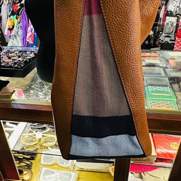 Burberry Brown Leather Tote Bag like new - Picture 2 of 12